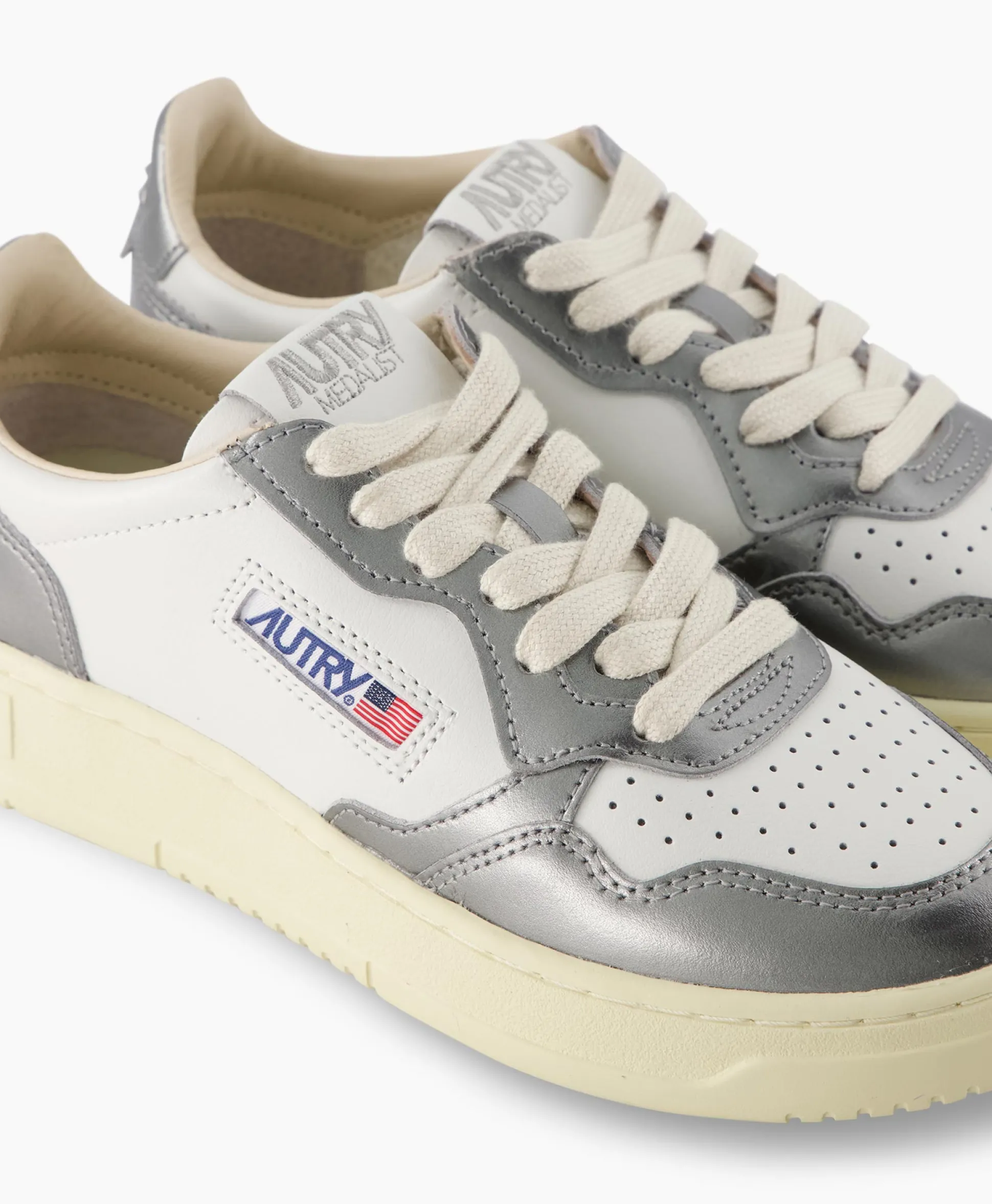Autry Sneaker Medalist Low Wom. Zilver